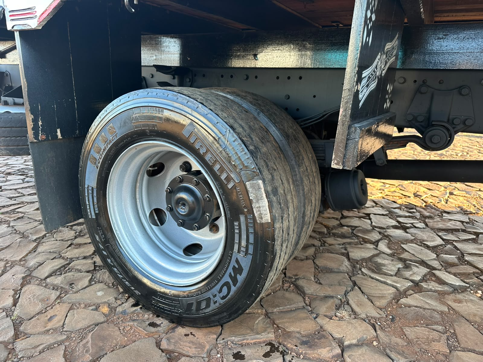 MB ACCELO 815 4X2 Boiadeira - Imagem 11