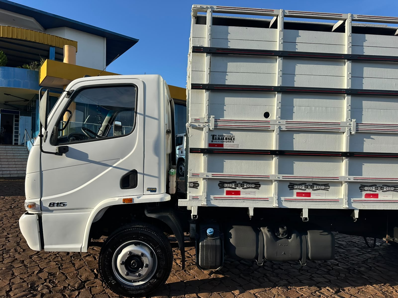 MB ACCELO 815 4X2 Boiadeira - Imagem 23