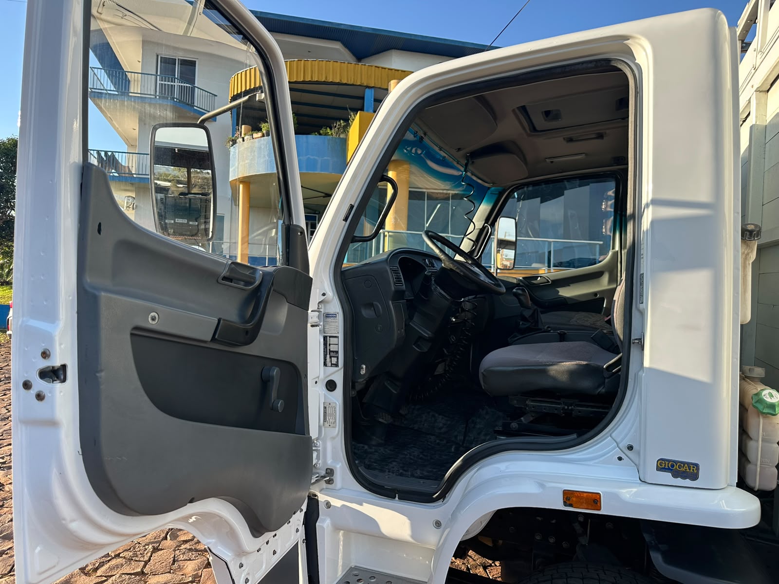 MB ACCELO 815 4X2 Boiadeira - Imagem 24