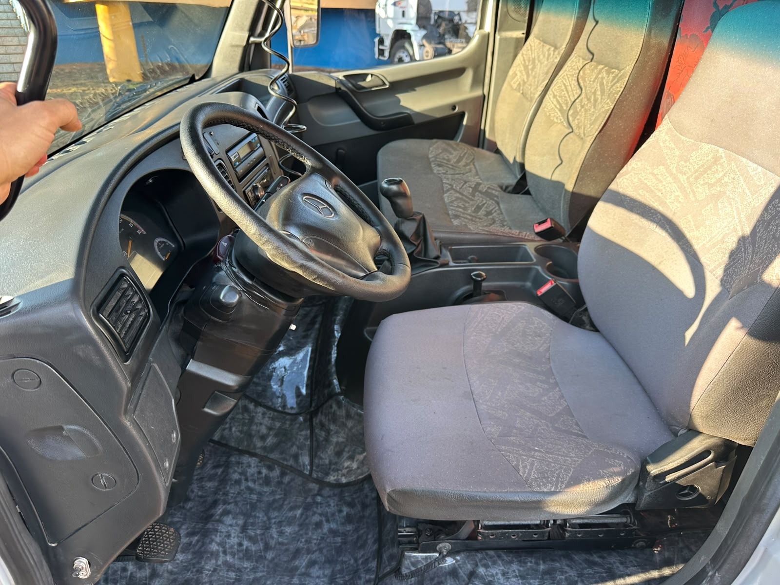 MB ACCELO 815 4X2 Boiadeira - Imagem 30