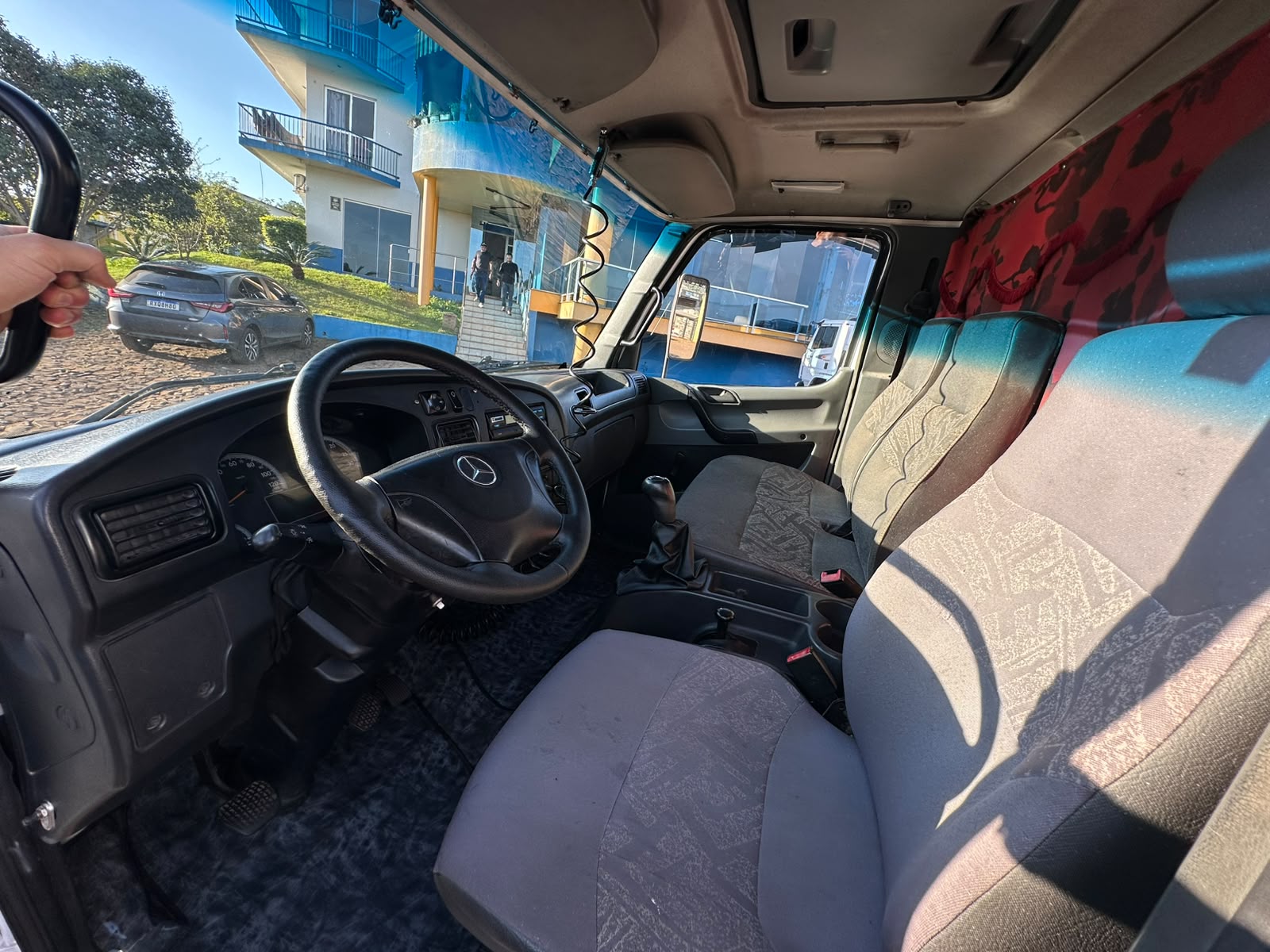 MB ACCELO 815 4X2 Boiadeira - Imagem 31