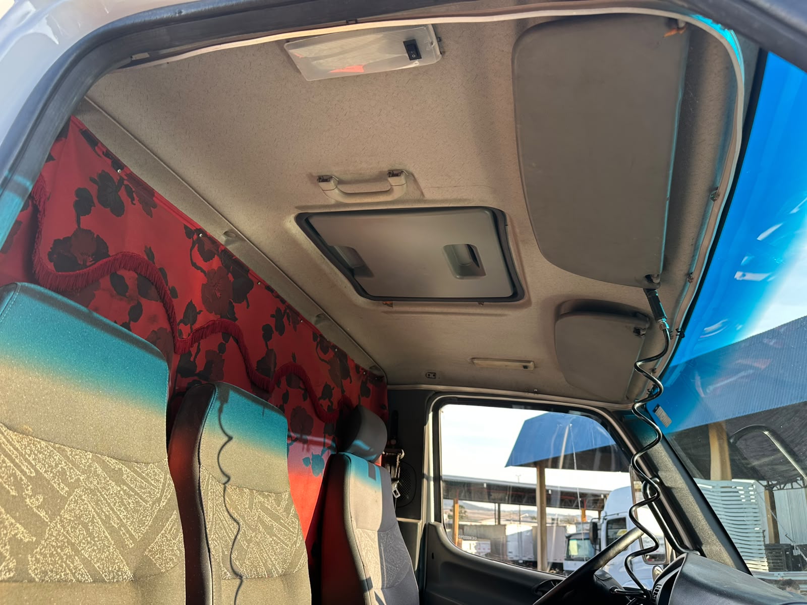MB ACCELO 815 4X2 Boiadeira - Imagem 38
