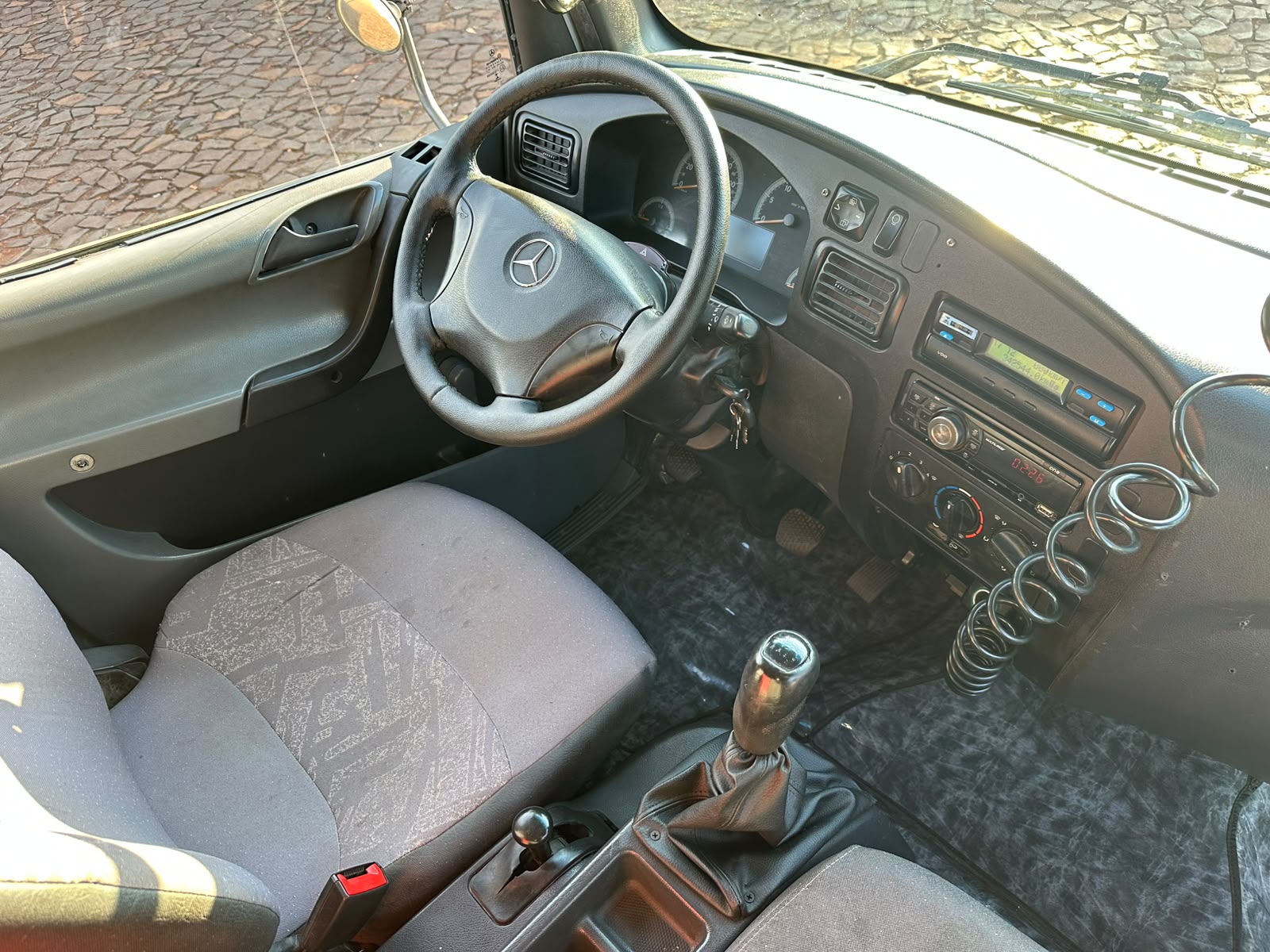 MB ACCELO 815 4X2 Boiadeira - Imagem 40