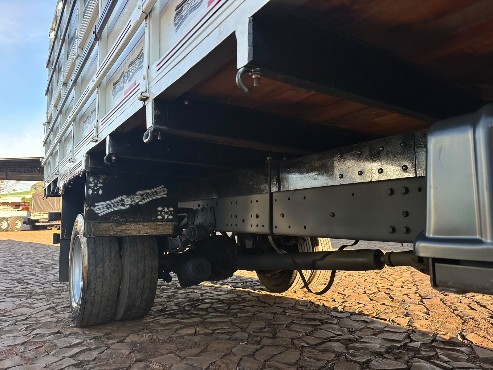MB ACCELO 815 4X2 Boiadeira - Imagem 9