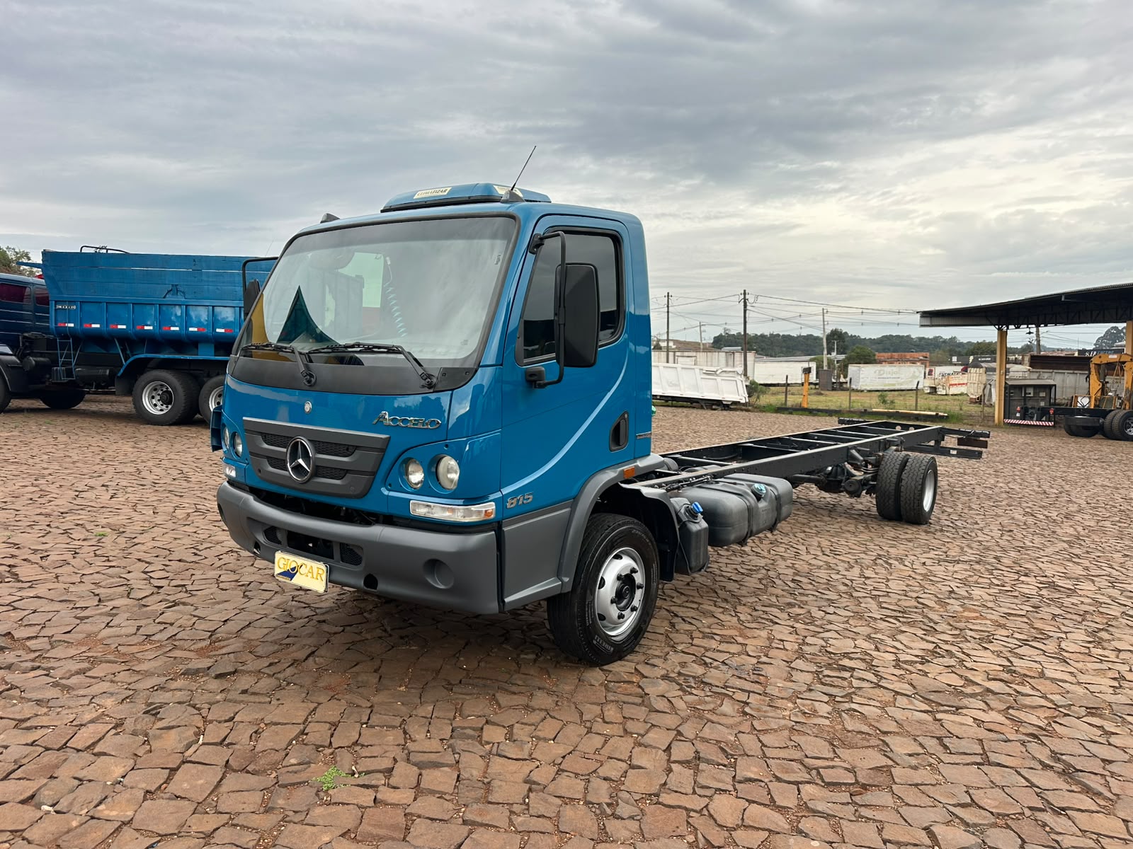 MB ACCELO 815 4X2