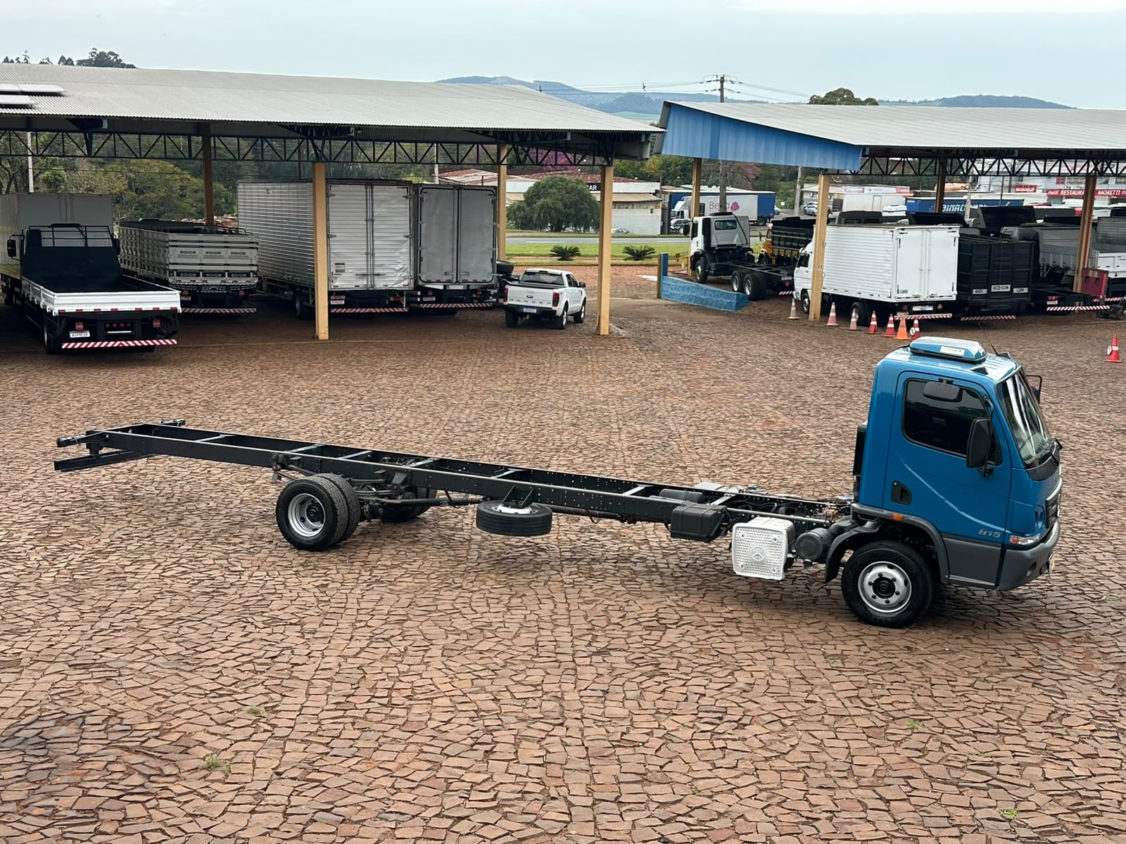 MB ACCELO 815 4X2 - Imagem 35
