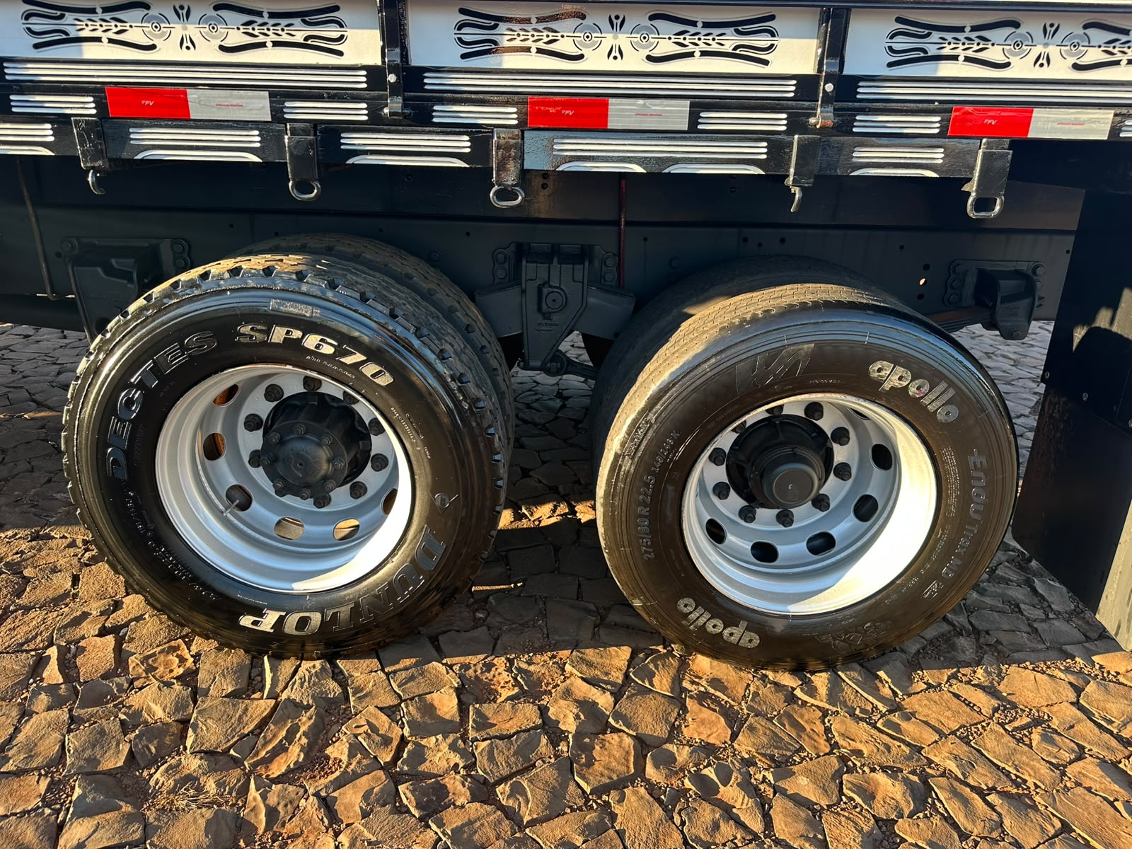 VW 24250 CONSTELLATION 6X2 - Imagem 13