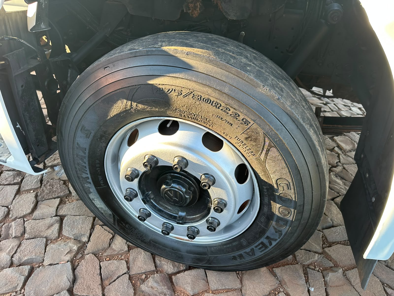 VW 24250 CONSTELLATION 6X2 - Imagem 17