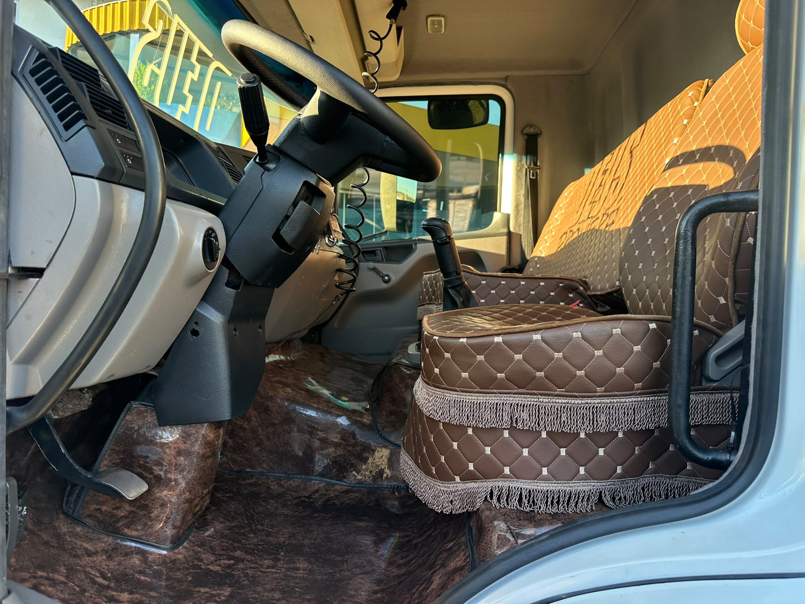 VW 24250 CONSTELLATION 6X2 - Imagem 25