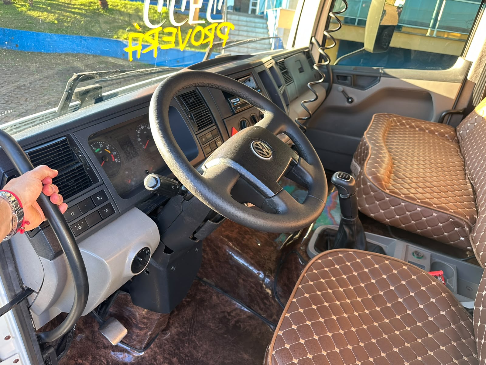 VW 24250 CONSTELLATION 6X2 - Imagem 28