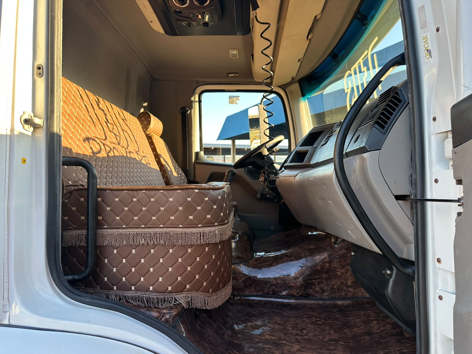 VW 24250 CONSTELLATION 6X2 - Imagem 31
