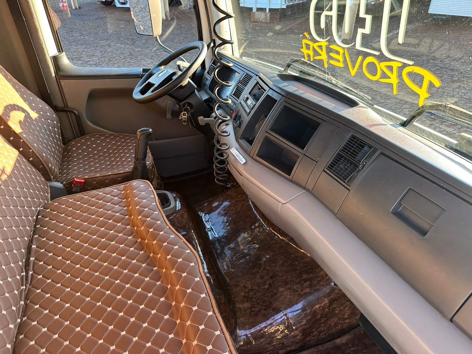 VW 24250 CONSTELLATION 6X2 - Imagem 33