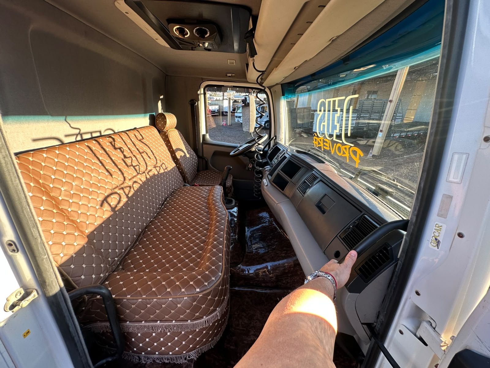 VW 24250 CONSTELLATION 6X2 - Imagem 36