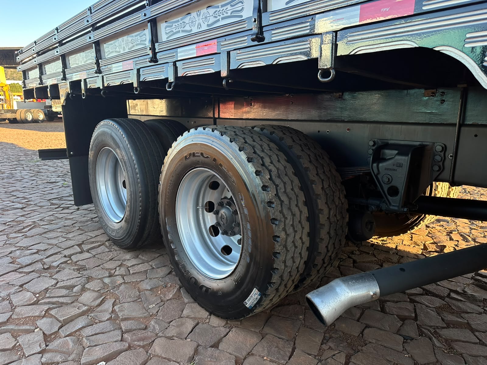 VW 24250 CONSTELLATION 6X2 - Imagem 8
