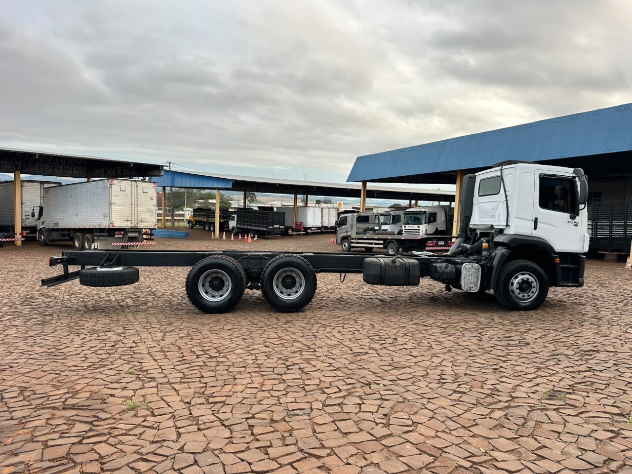 VW 31390 CONSTELLATION 6X4 - Imagem 11