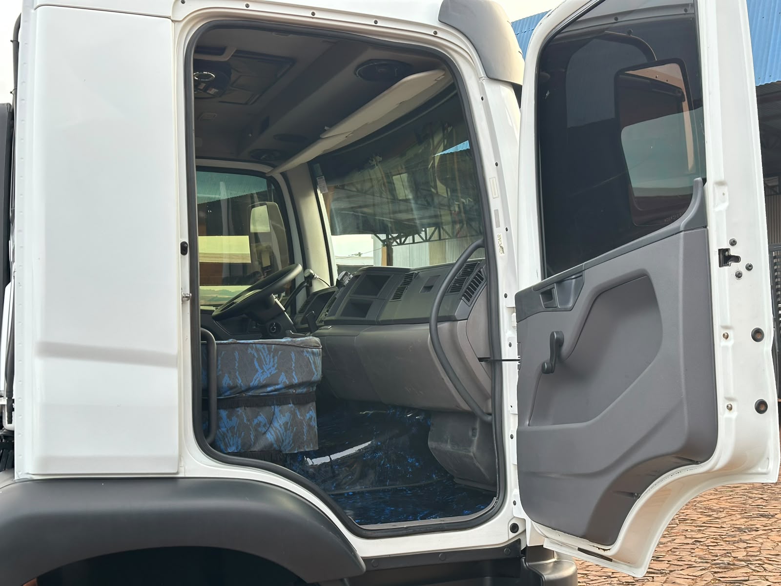 VW 31390 CONSTELLATION 6X4 - Imagem 31