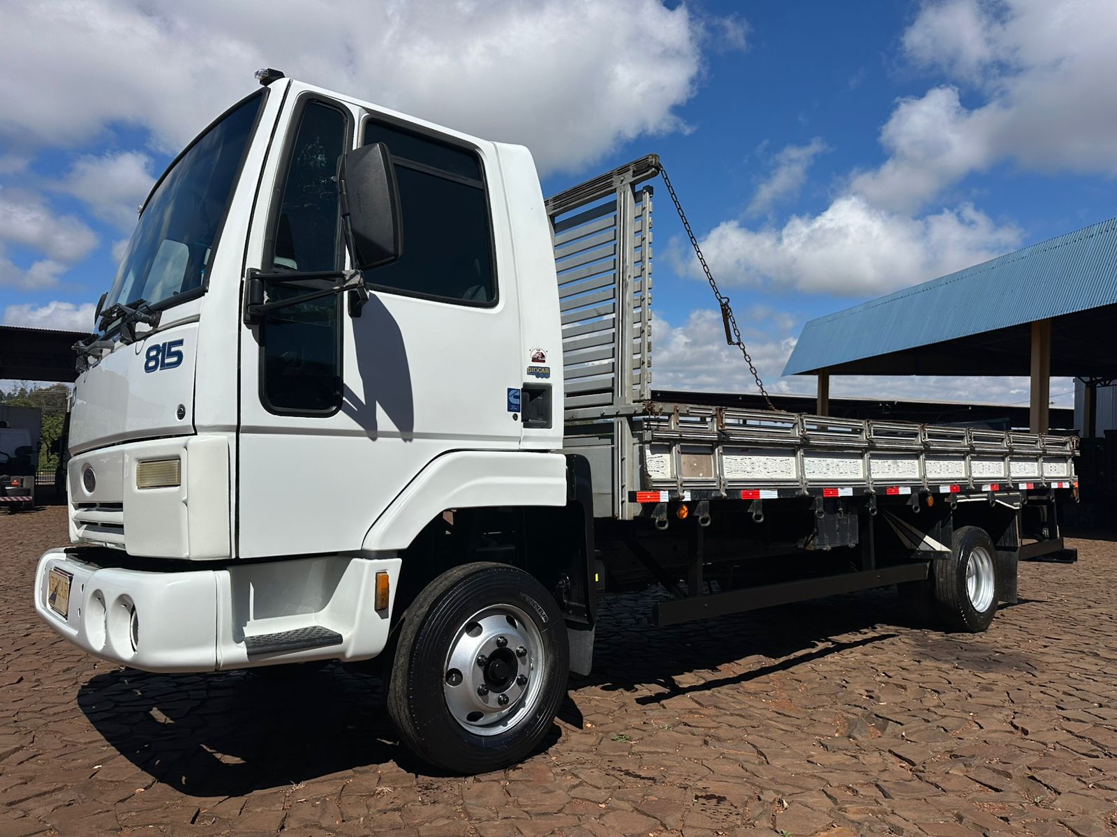 CARGO 815 4X2 - Imagem 2