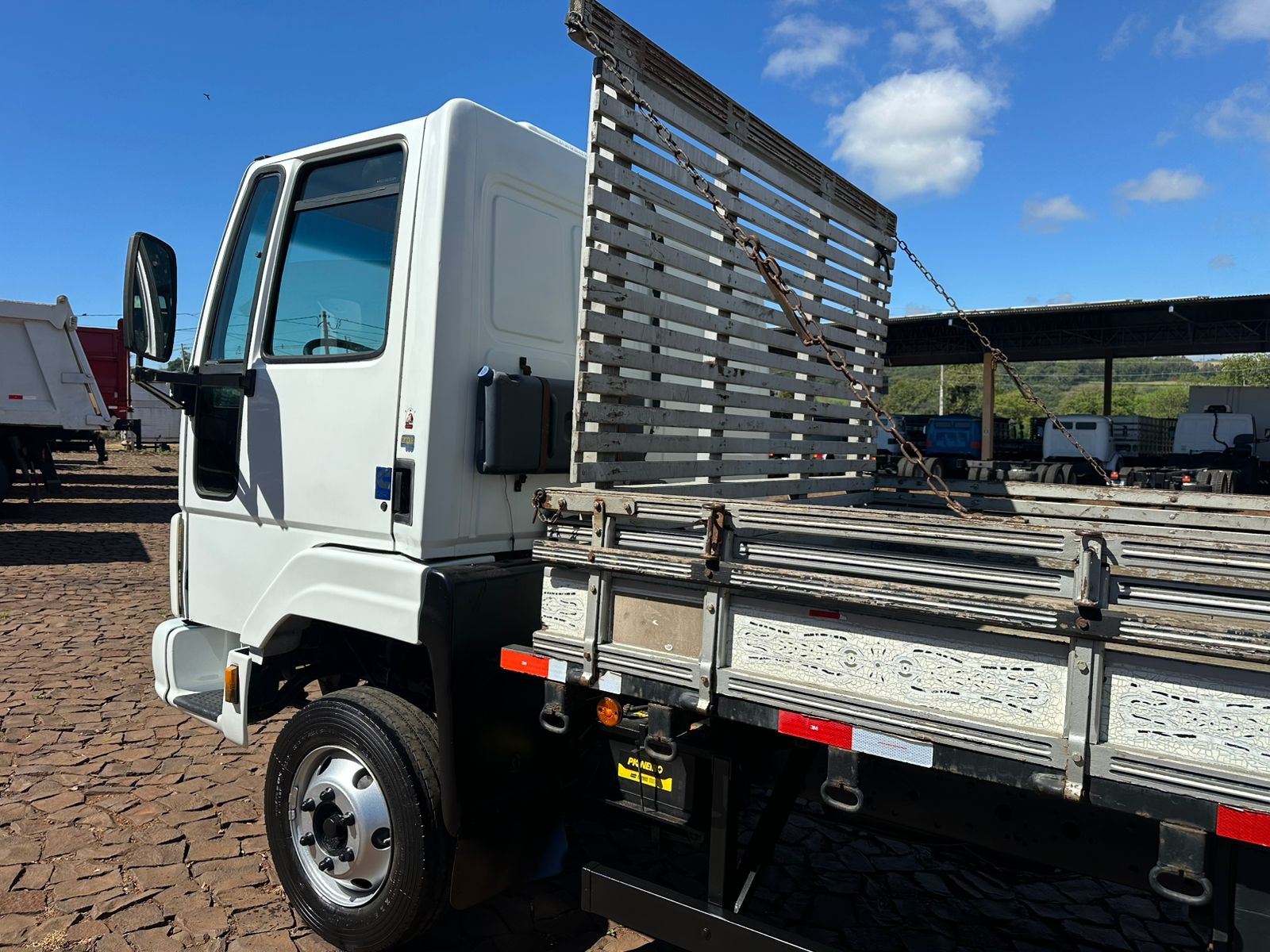 CARGO 815 4X2 - Imagem 15