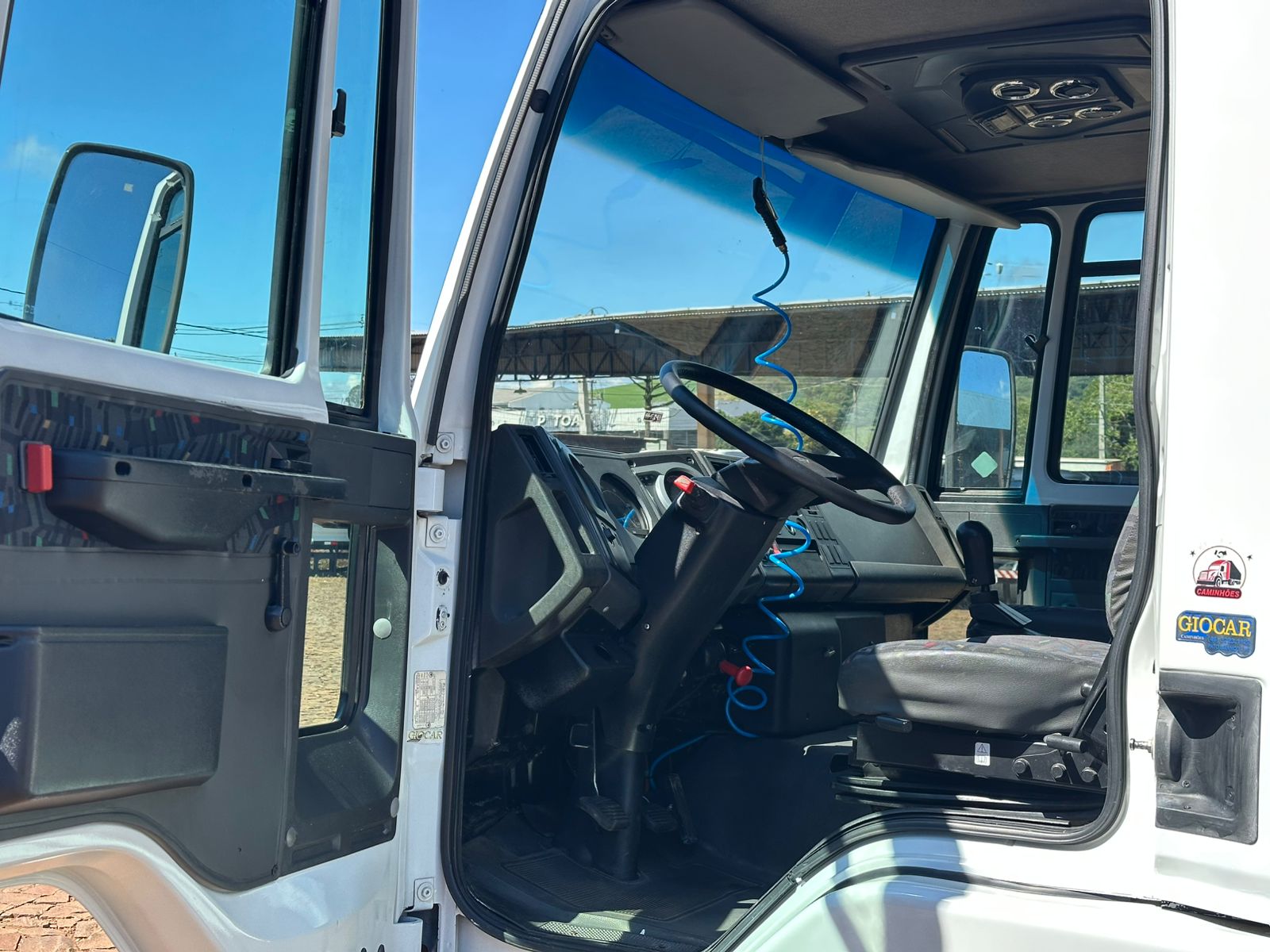 CARGO 815 4X2 - Imagem 16