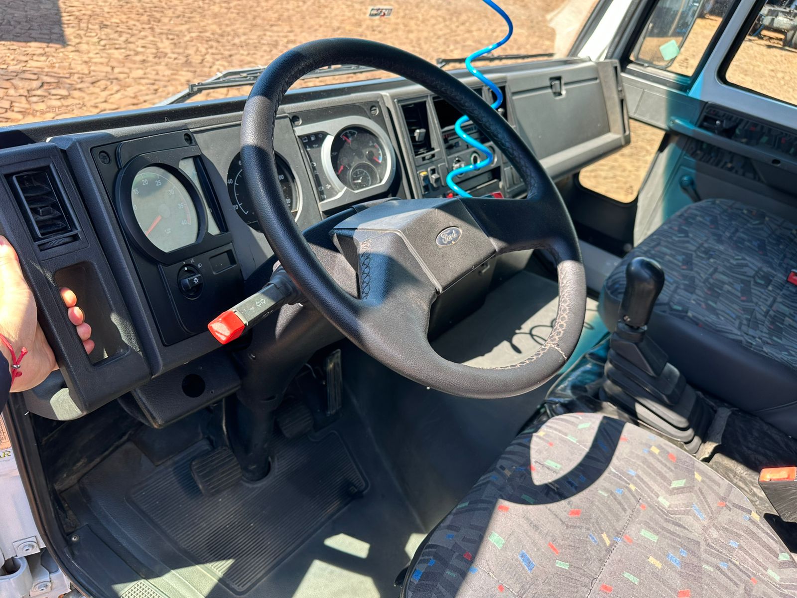 CARGO 815 4X2 - Imagem 22