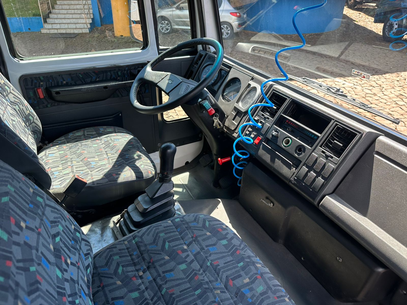 CARGO 815 4X2 - Imagem 27