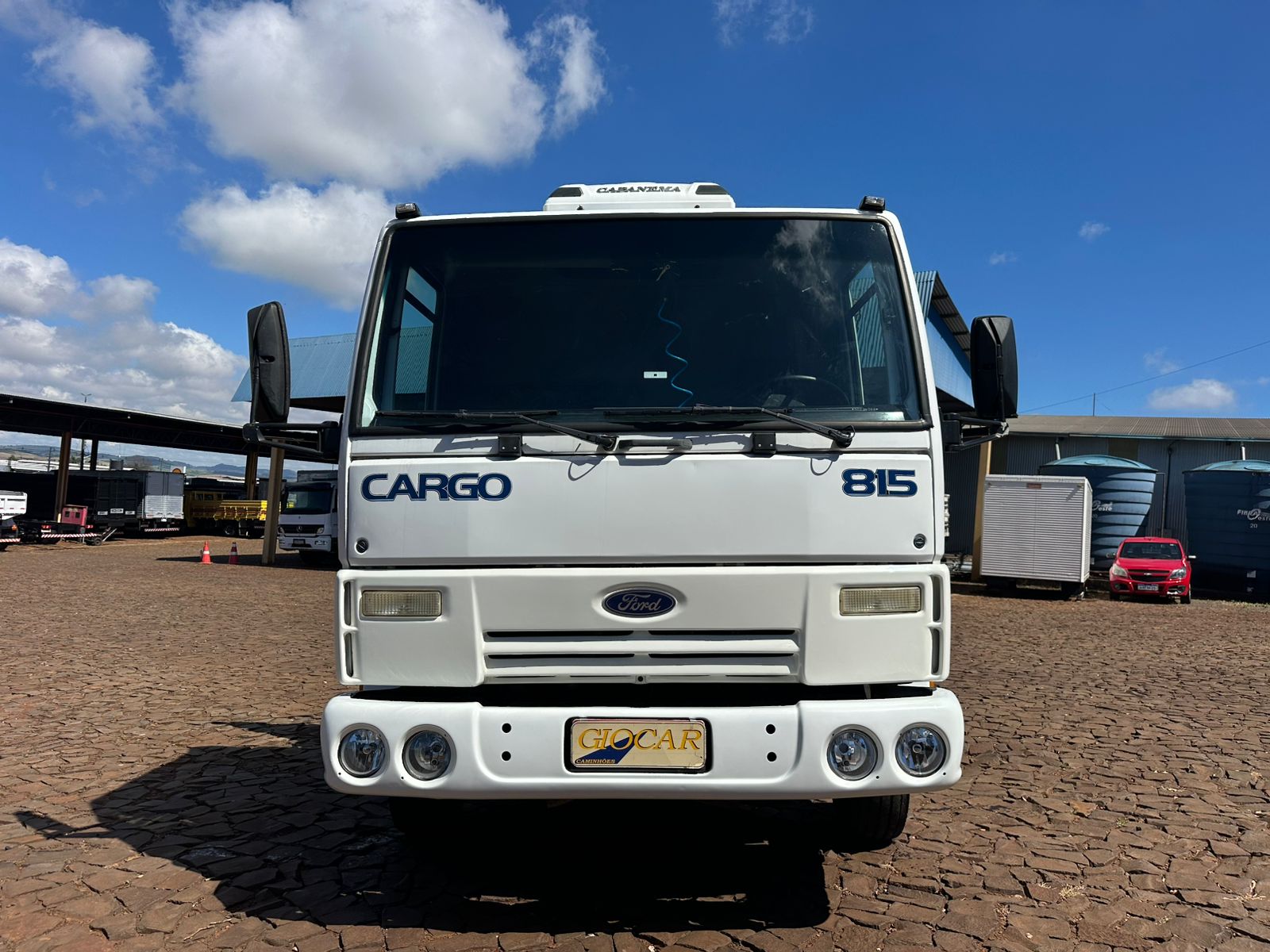 CARGO 815 4X2 - Imagem 34