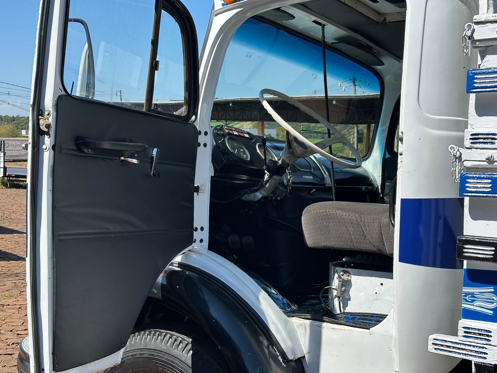 MB L 1113 4x2 - Imagem 18