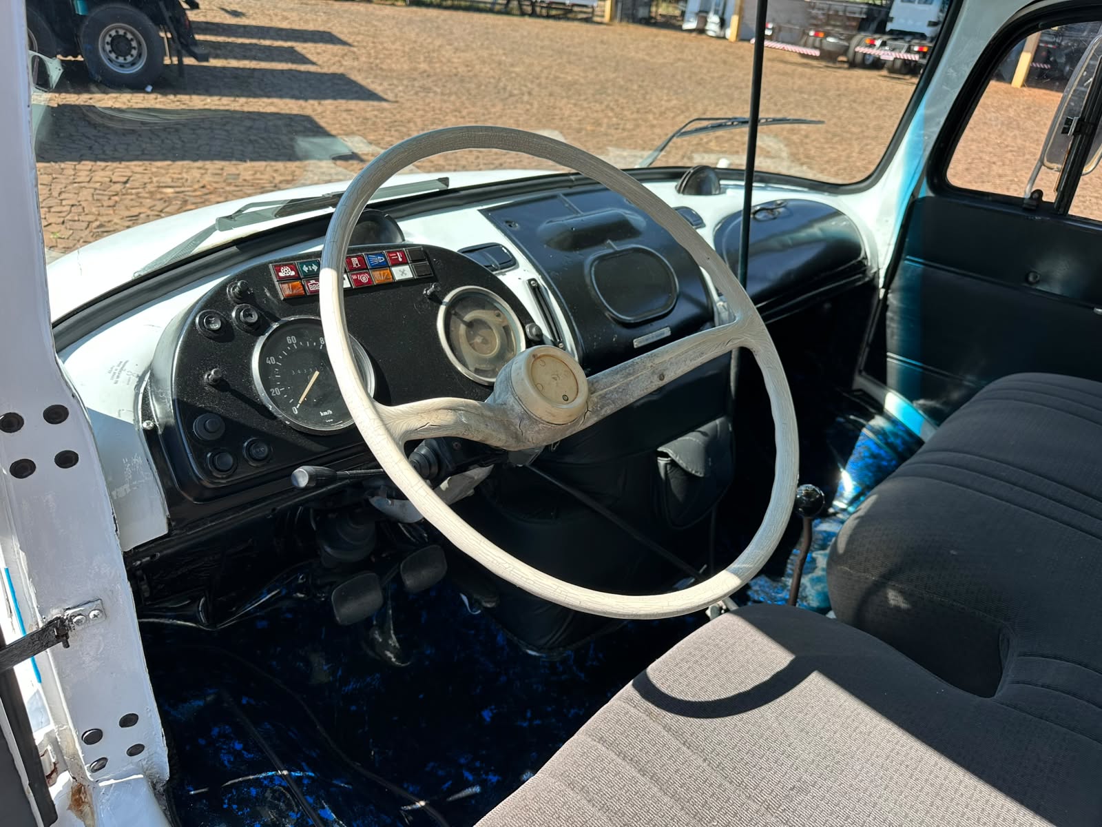 MB L 1113 4x2 - Imagem 25