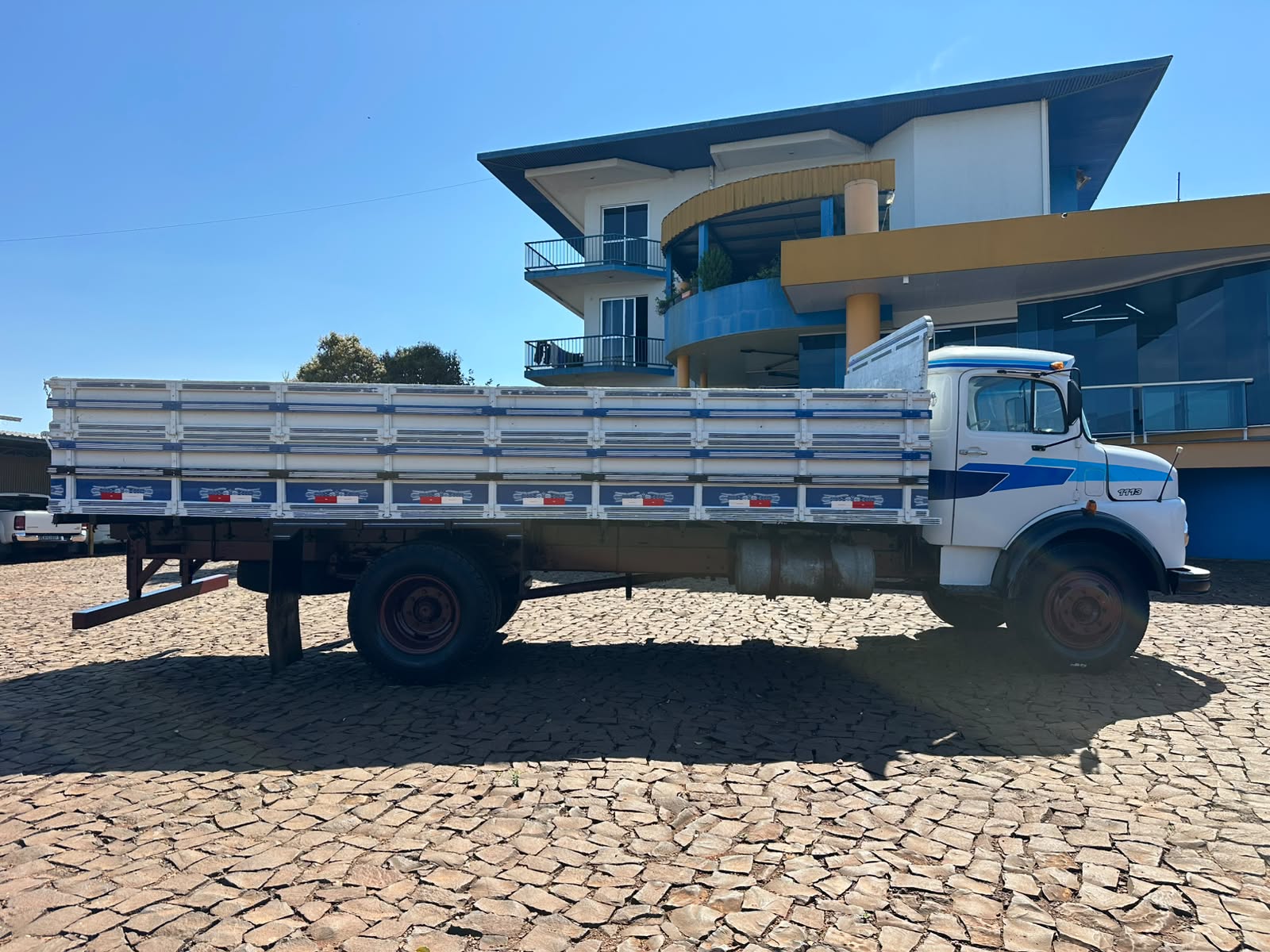MB L 1113 4x2 - Imagem 9