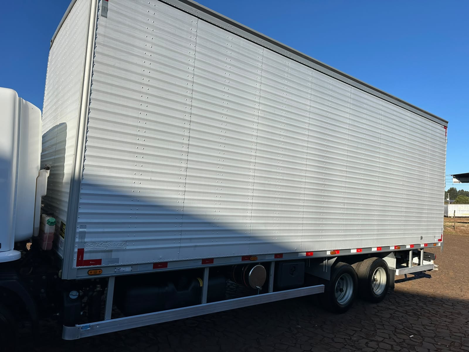 MB ACCELO 1317 CE 6X2 - Imagem 14