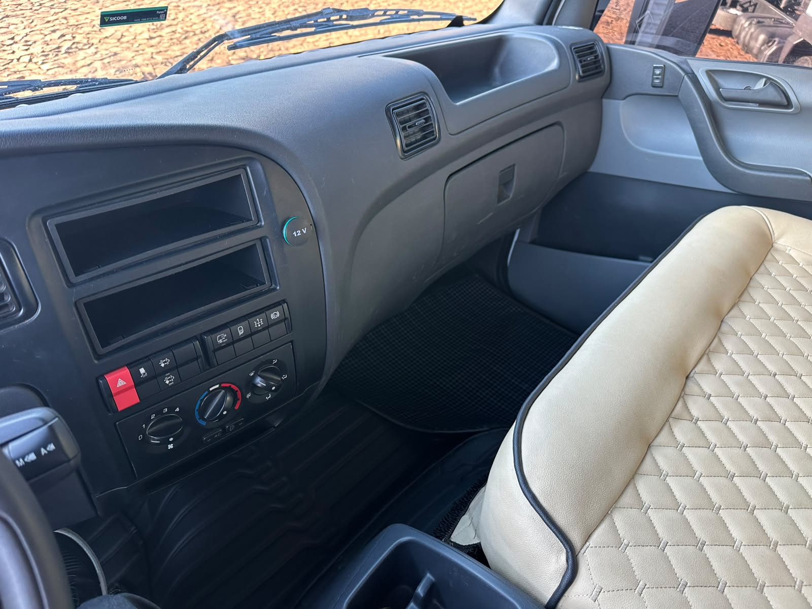 MB ACCELO 1317 CE 6X2 - Imagem 28