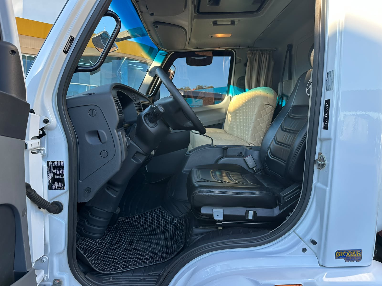 MB ACCELO 1317 CE 6X2 - Imagem 30