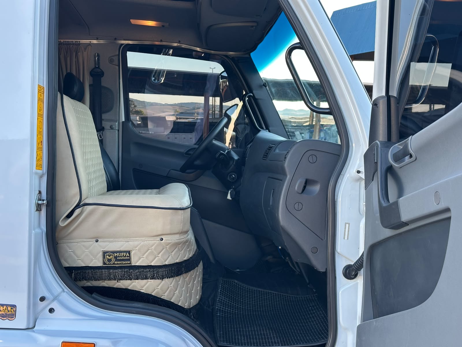 MB ACCELO 1317 CE 6X2 - Imagem 34