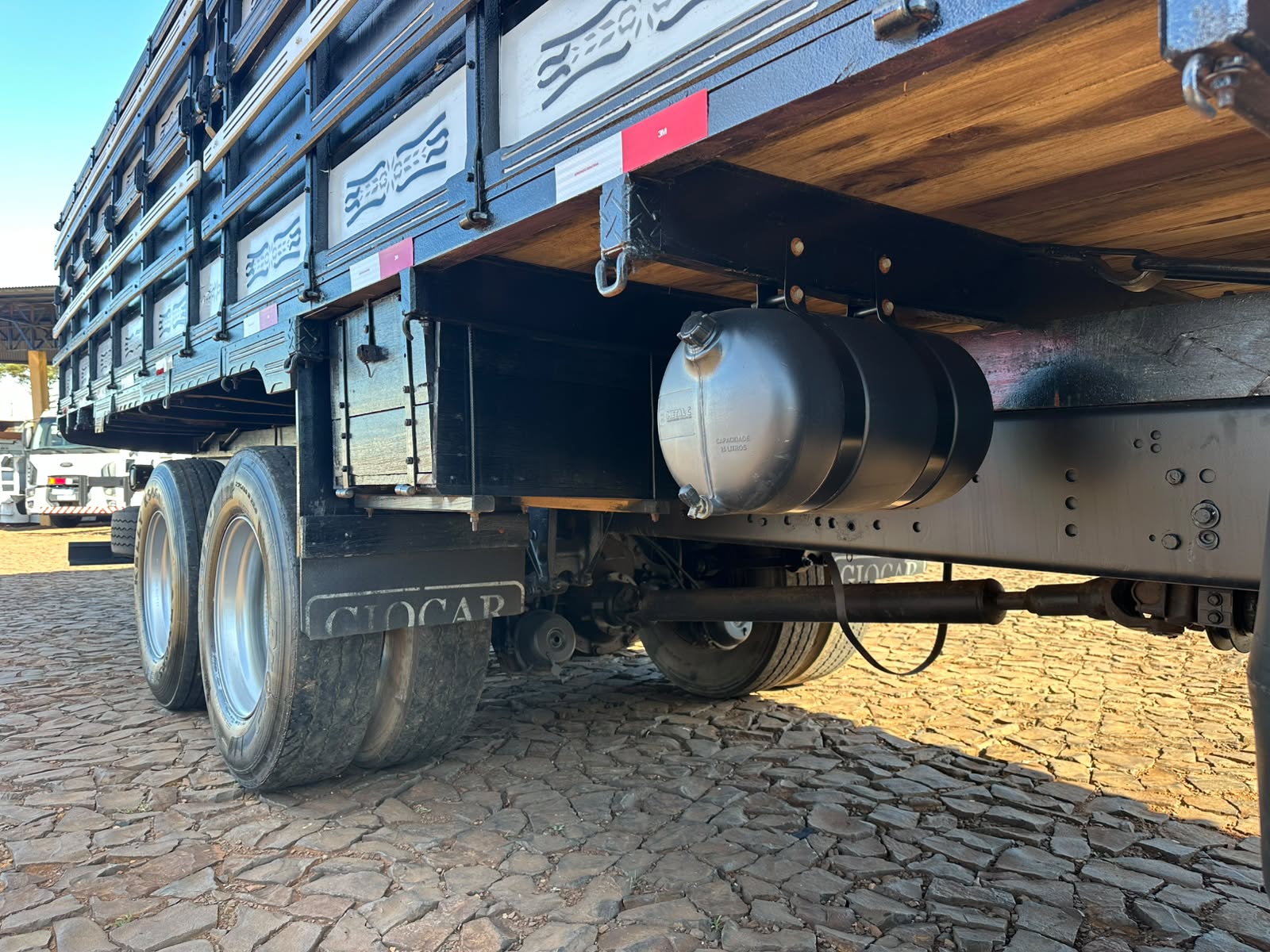 VW 24220 WORKER 6X2 - Imagem 11