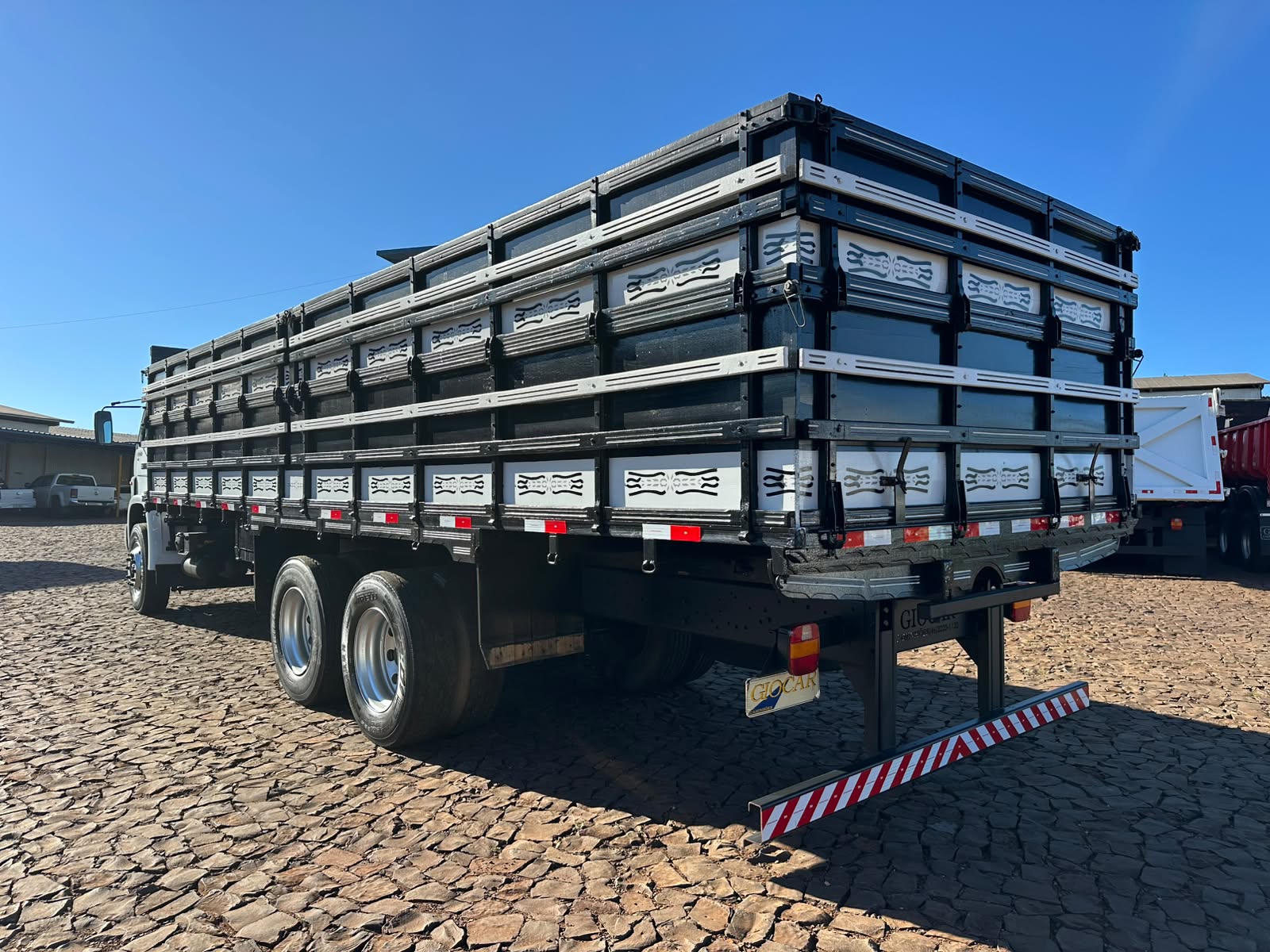 VW 24220 WORKER 6X2 - Imagem 16