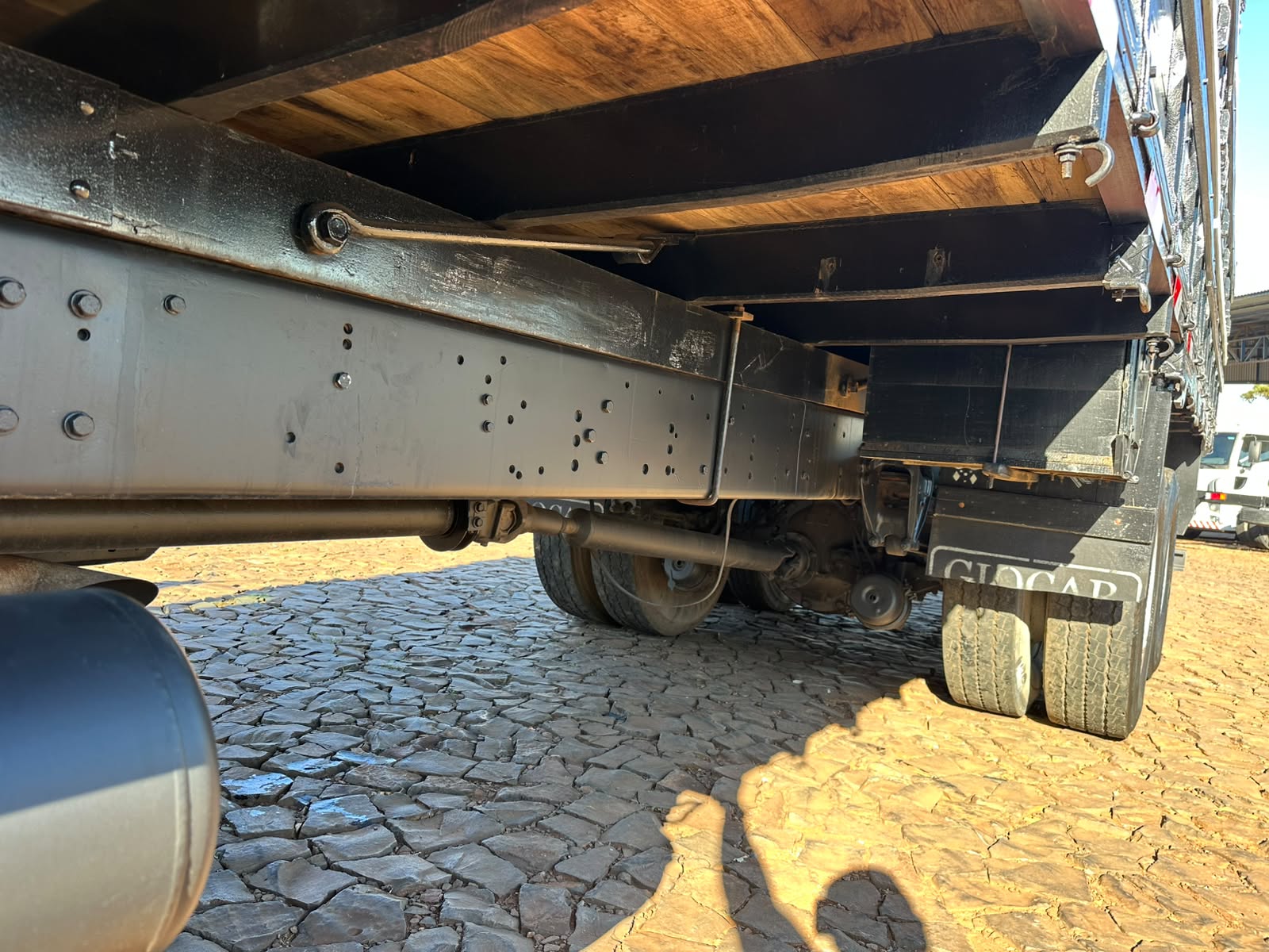 VW 24220 WORKER 6X2 - Imagem 18