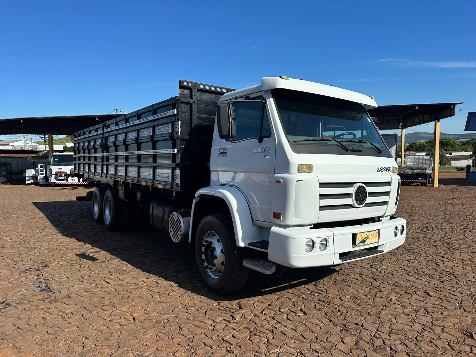 VW 24220 WORKER 6X2