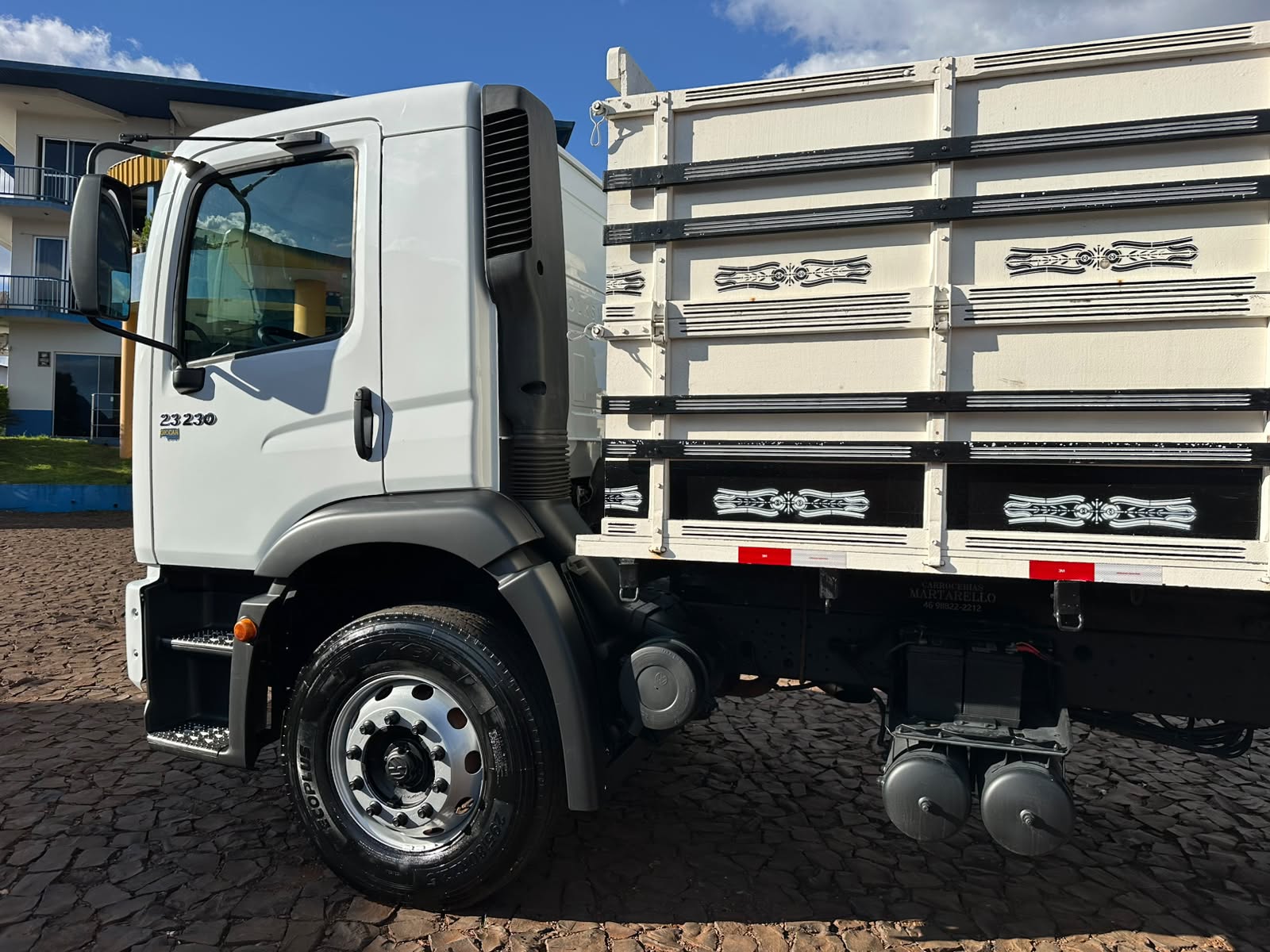 VW 23230 ROBUST 6X2 - Imagem 12