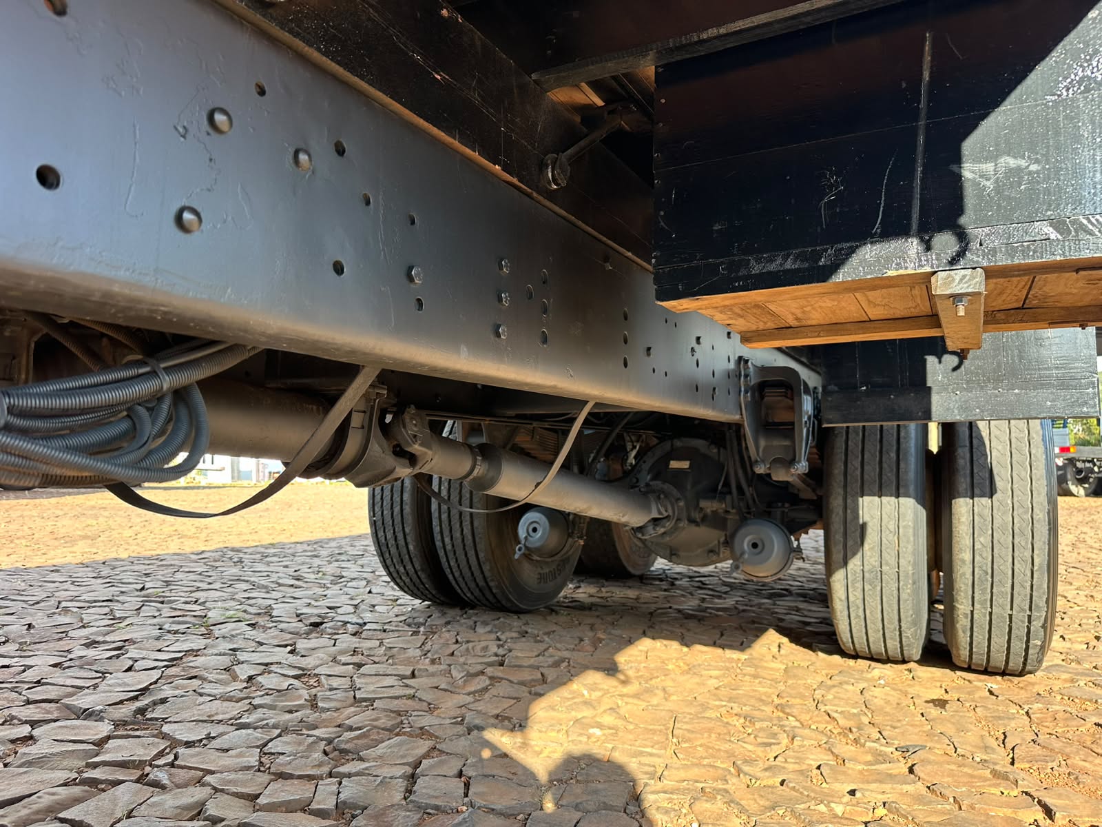 VW 23230 ROBUST 6X2 - Imagem 14