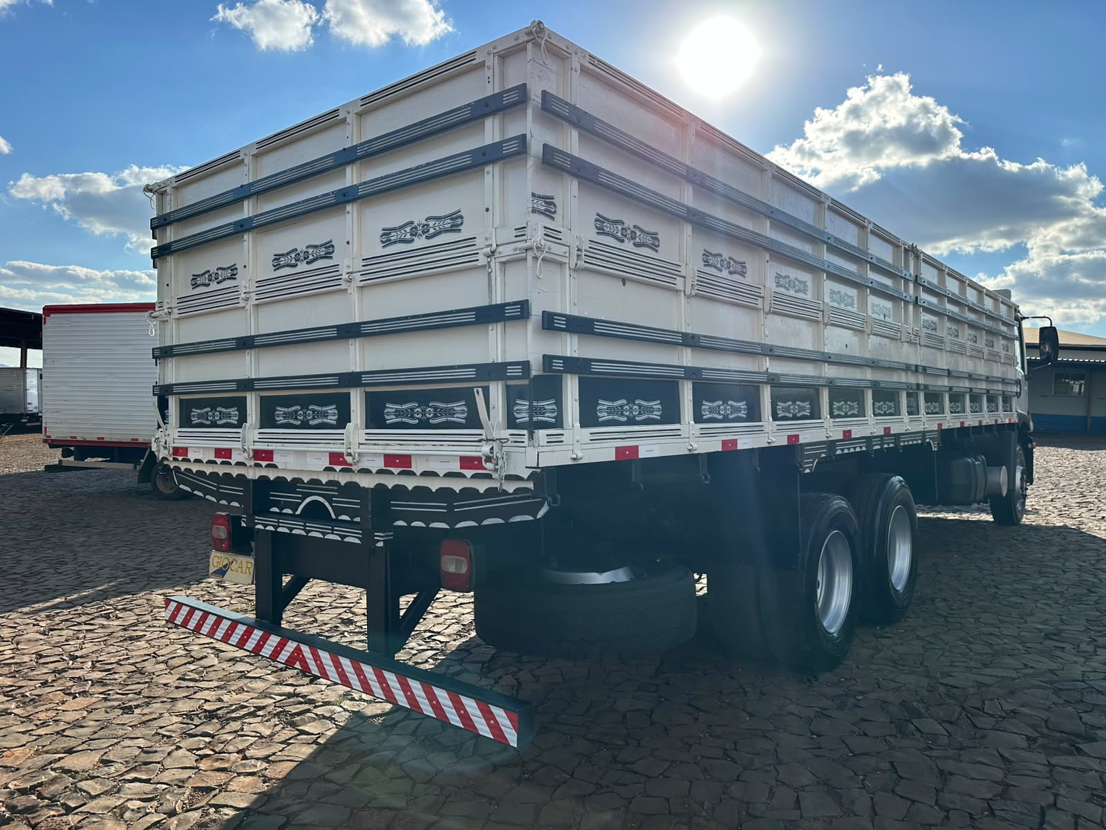 VW 23230 ROBUST 6X2 - Imagem 18