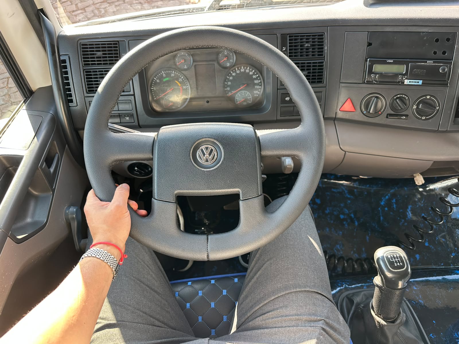 VW 23230 ROBUST 6X2 - Imagem 29